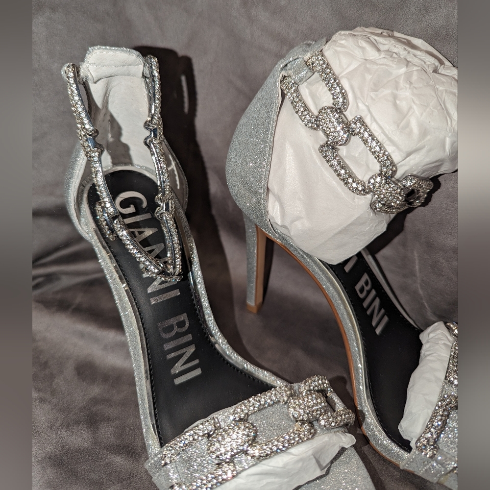 Gianni Bini Women's Vivvia Silver Open Toe Ankle Strap Heels Sz 5